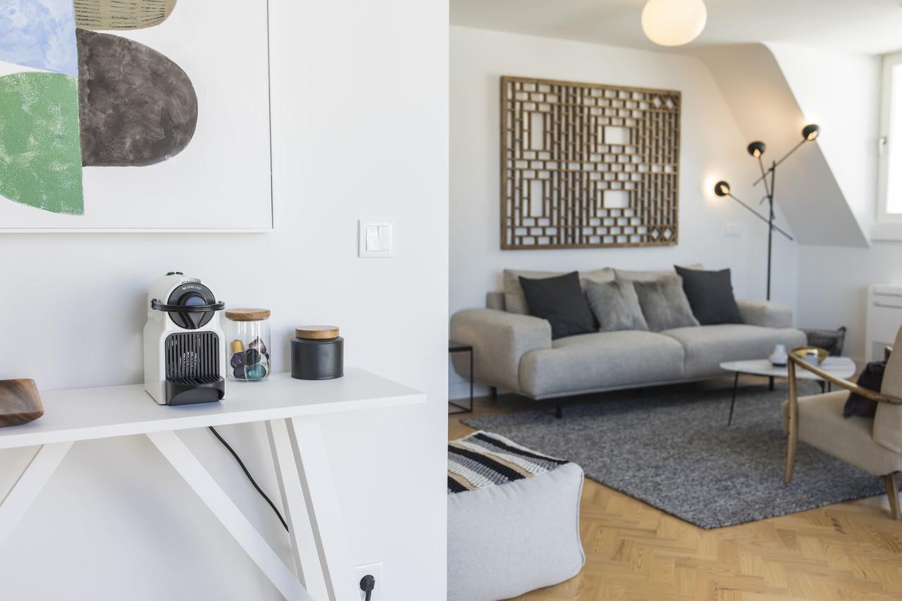 Lovelystay - Penthouse On The Tagus In Alfama Lisbon Exterior photo